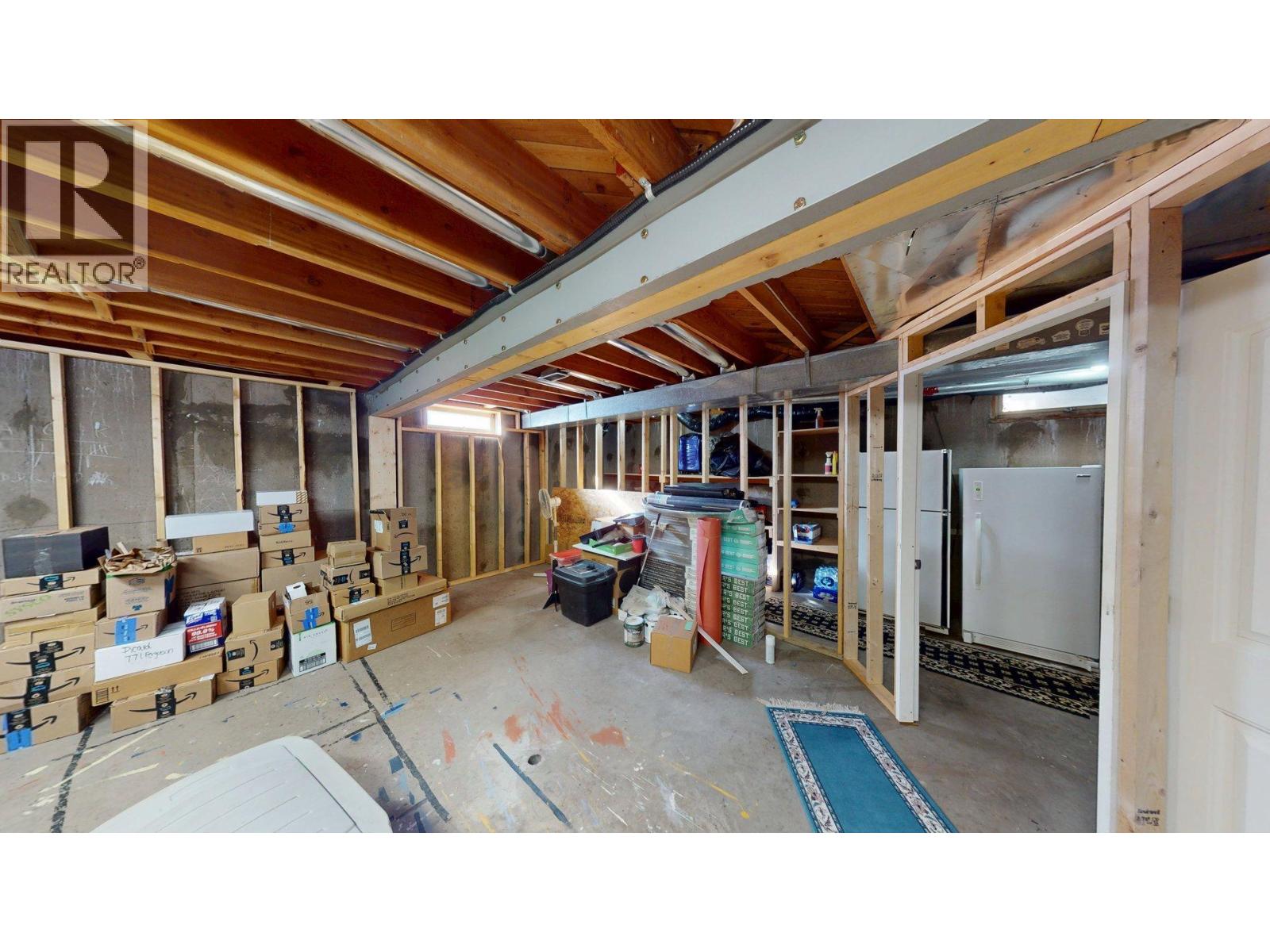 771 FERGUSON CRESCENT - 35