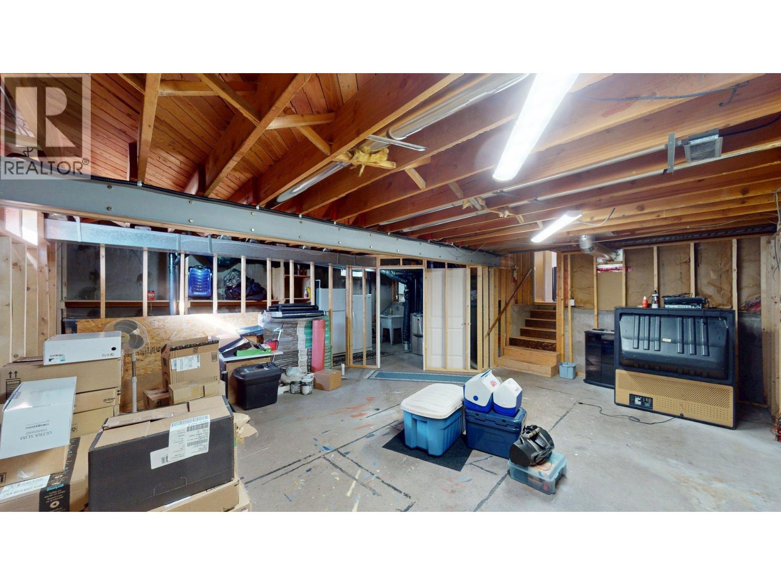 771 FERGUSON CRESCENT - 36