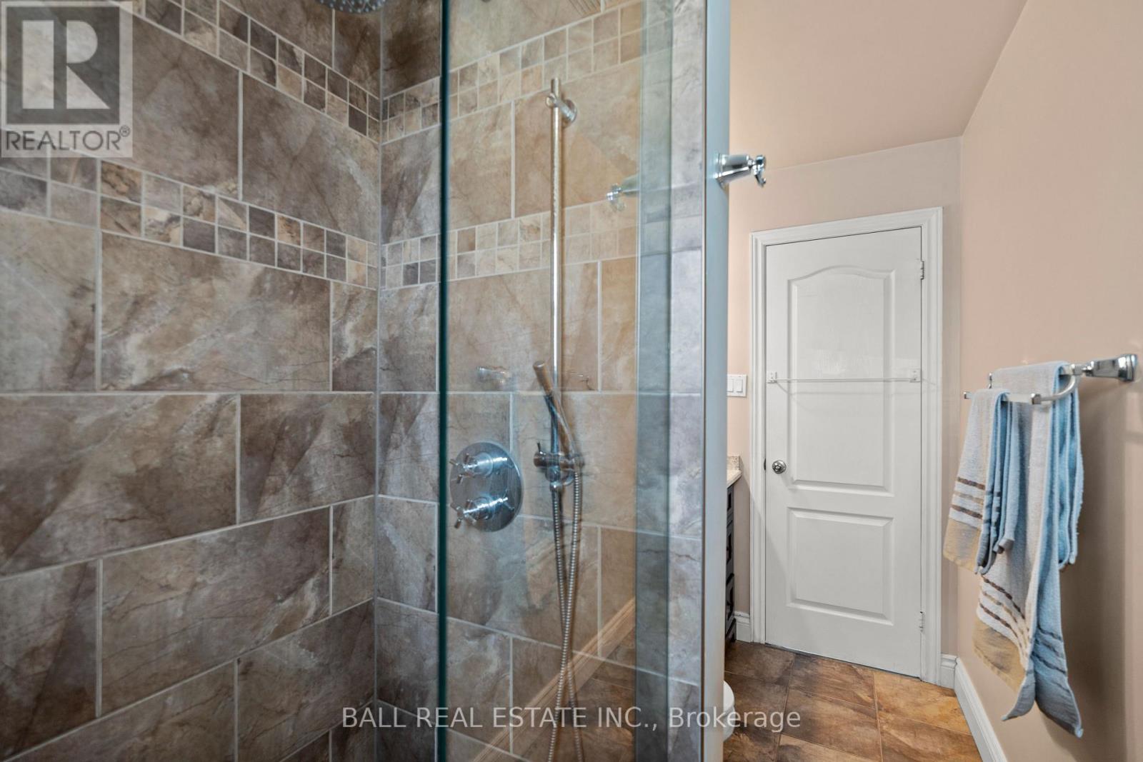 1104 TILLISON AVENUE - 19