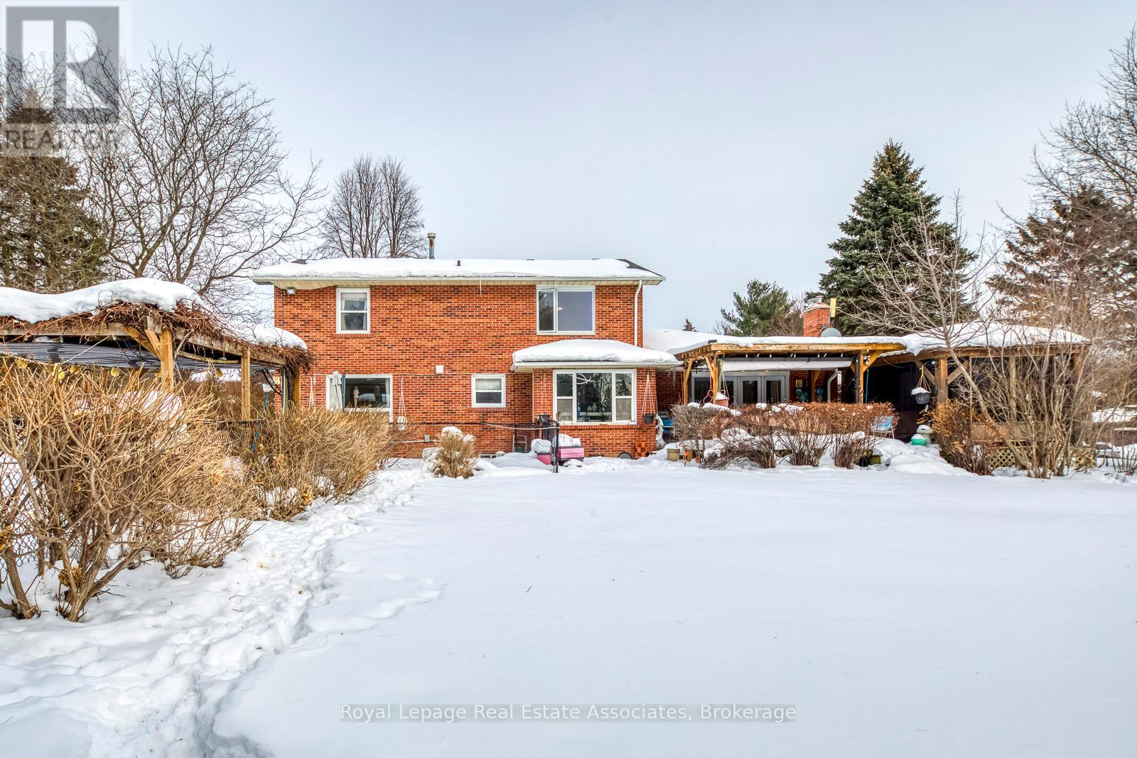 5 HUTTONVILLE DRIVE - 40