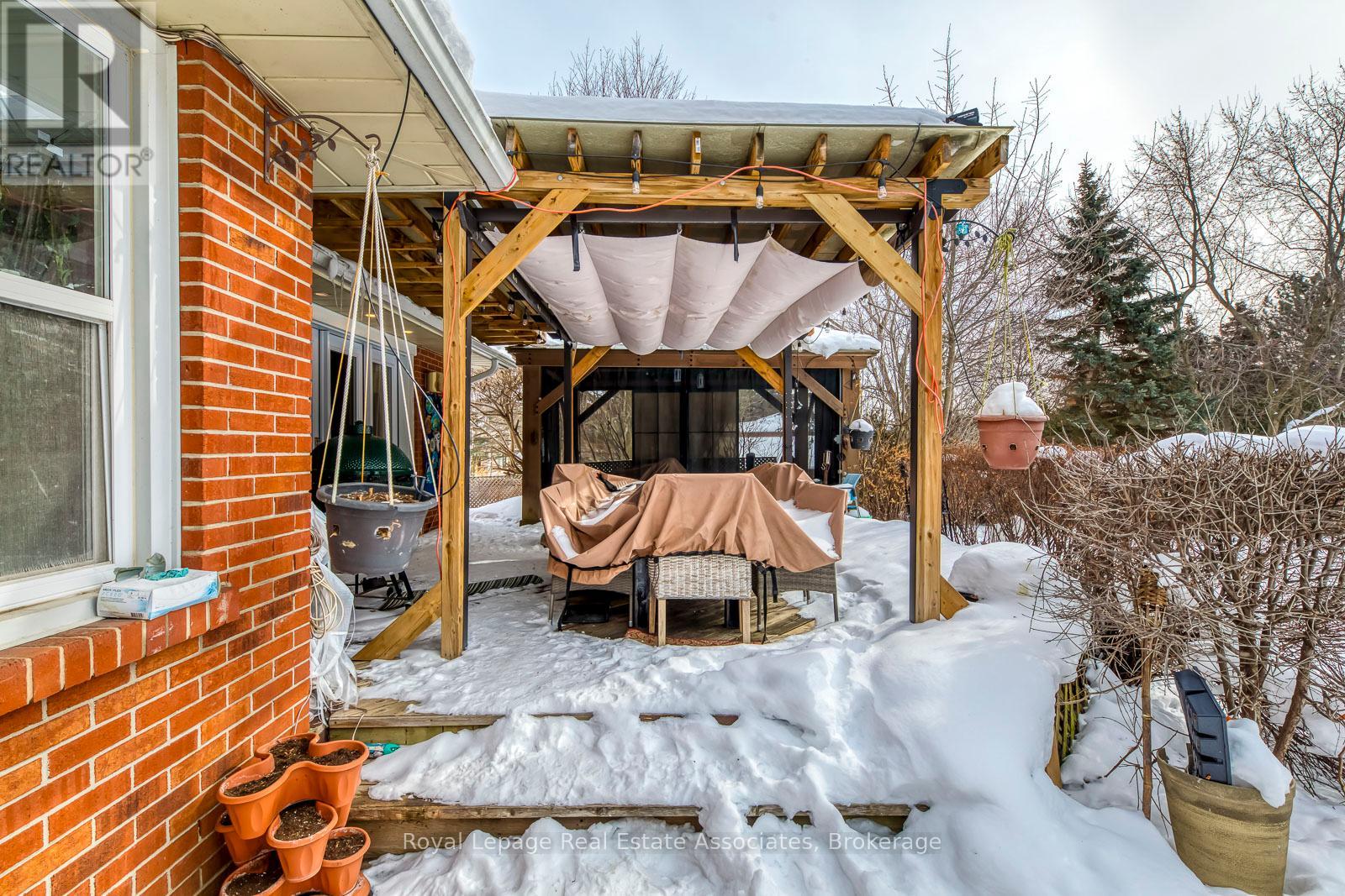 5 HUTTONVILLE DRIVE - 34