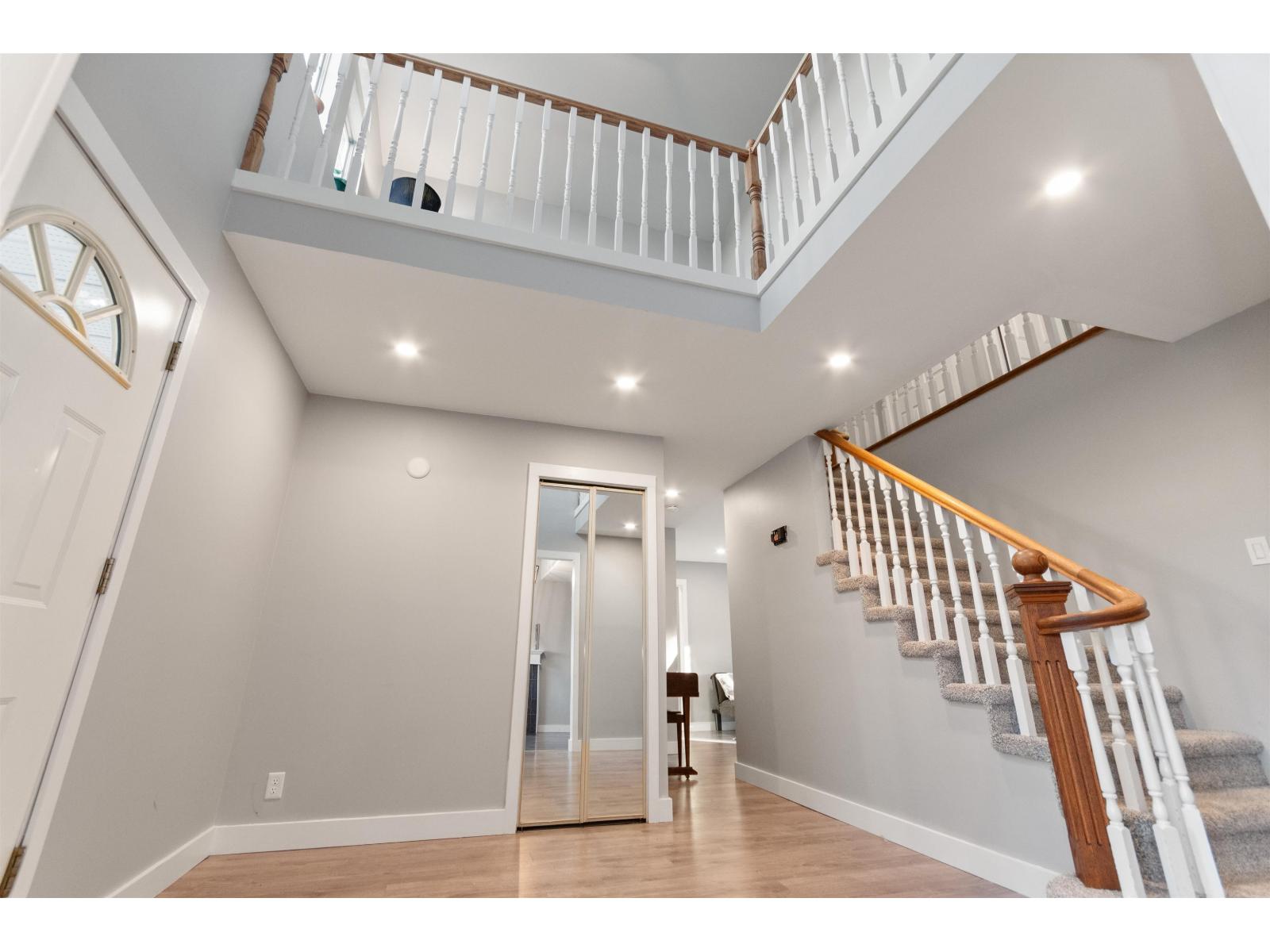 46246 CHRISTINA Drive - photo 2