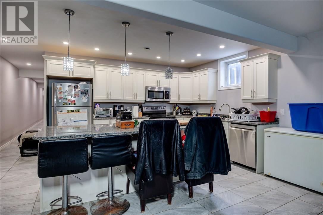 568 HOWEY DRIVE - 24