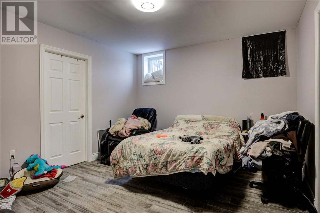 568 HOWEY DRIVE - 29