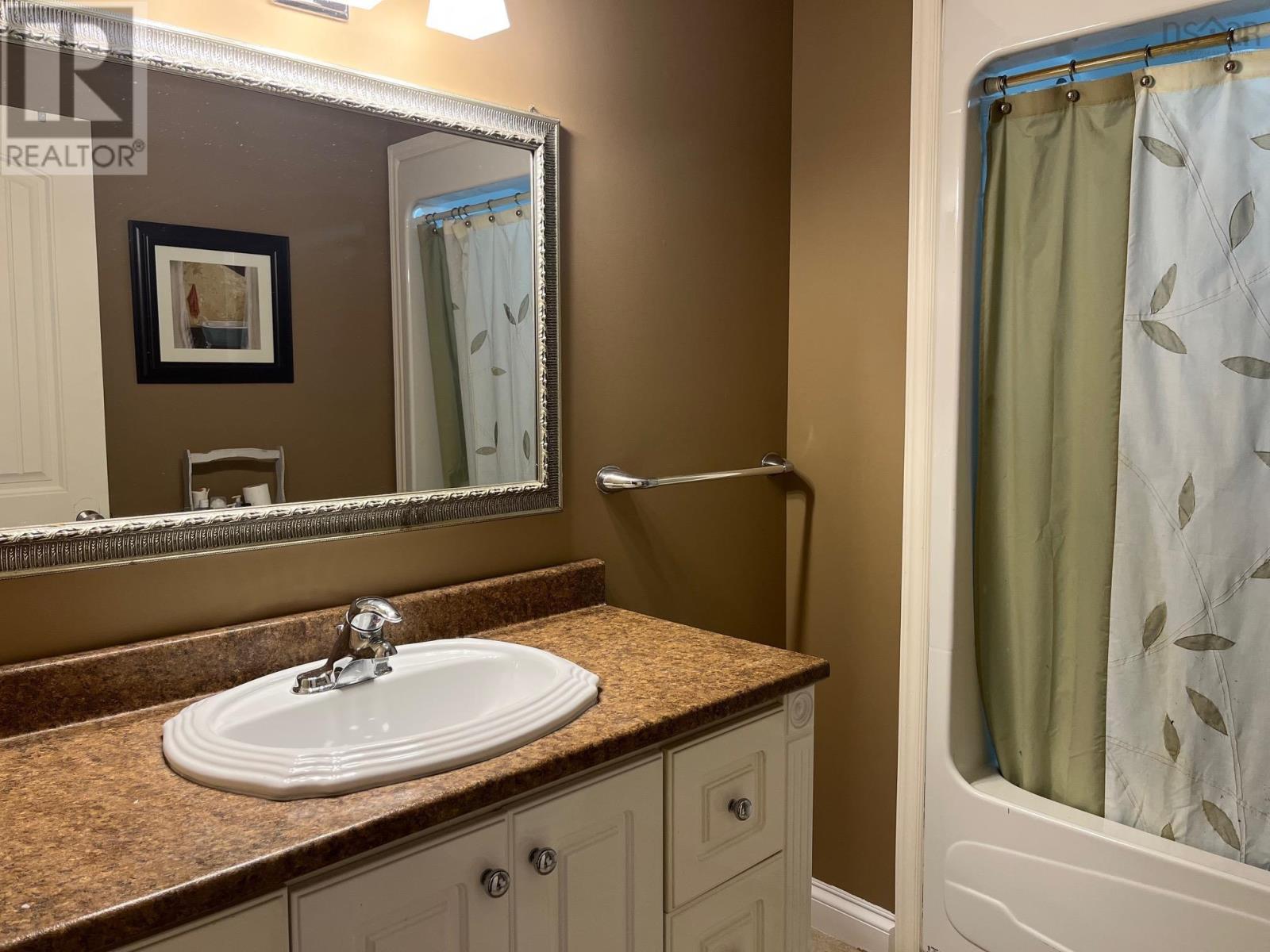 42 Rowan Avenue - Photo 5 of 45, New Glasgow, Nova Scotia