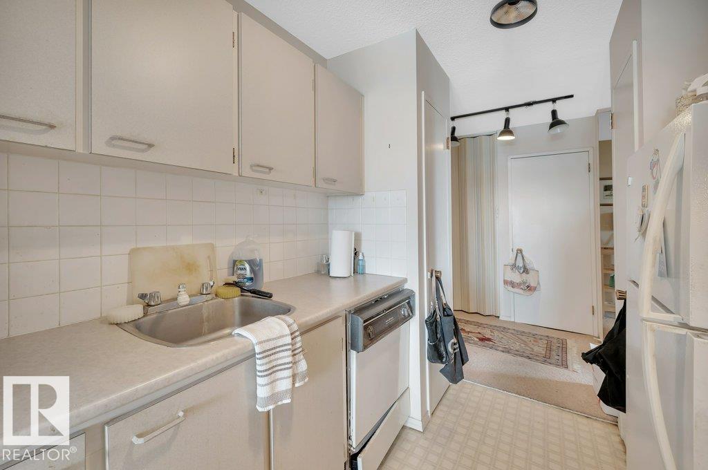 #1501 9835 113 ST NW - 12