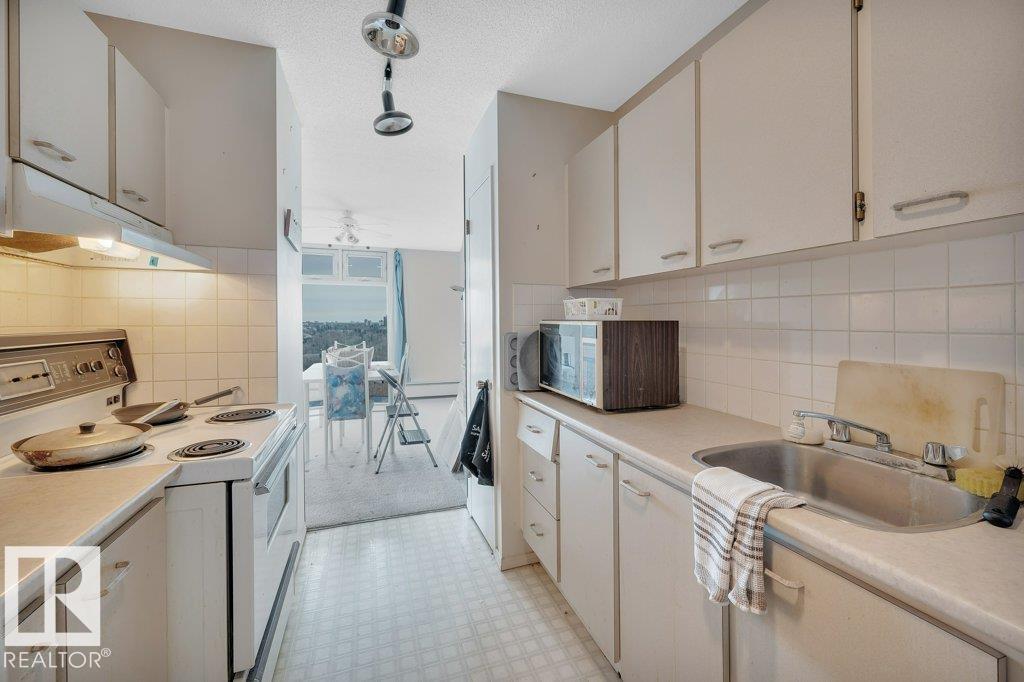 #1501 9835 113 ST NW - 14