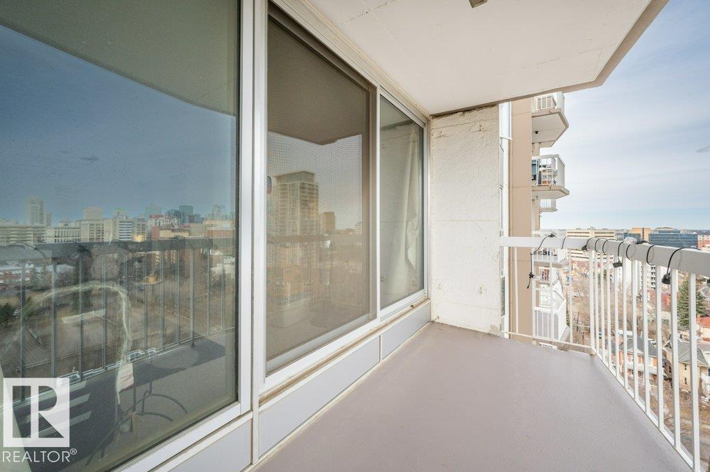 #1501 9835 113 ST NW - 26