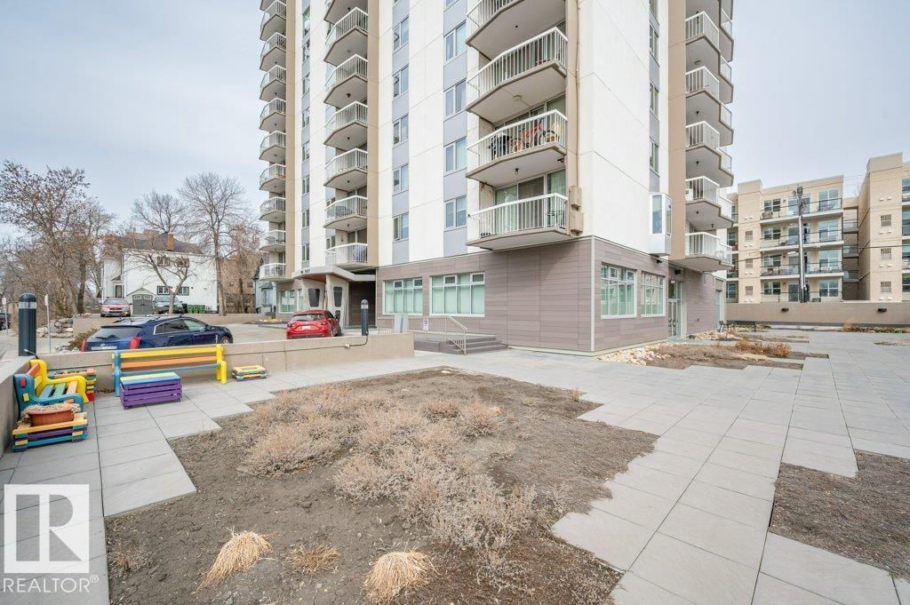 #1501 9835 113 ST NW - 52