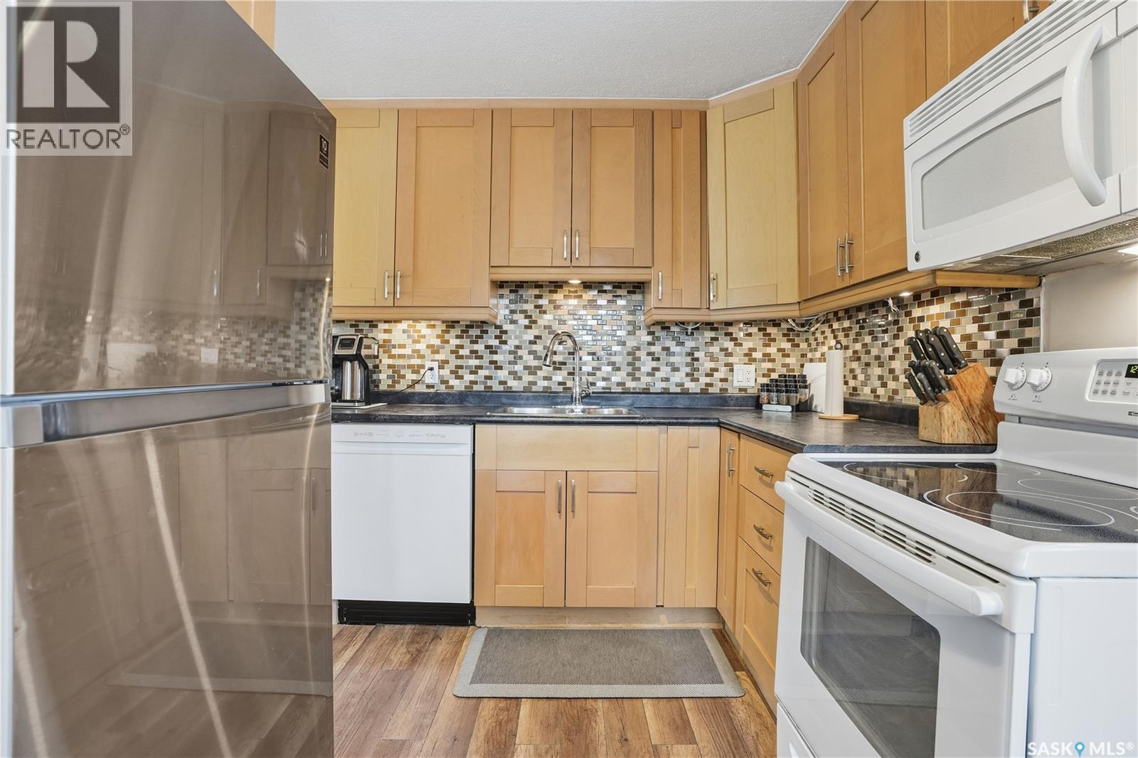 Single Family House Bungalow for Sale in  Royal STREET Regina 