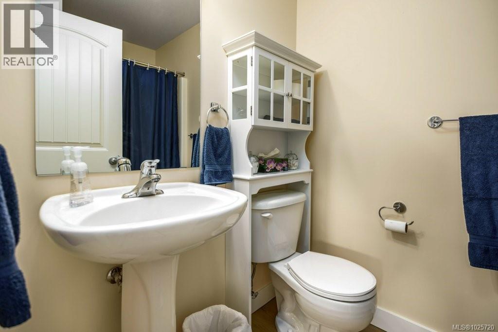 15 119 20th St, Courtenay