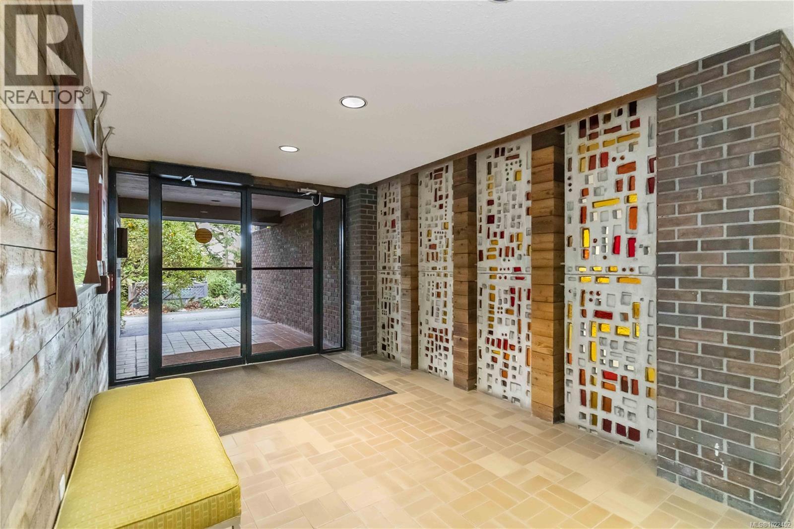 410 1433 Faircliff Lane, Victoria