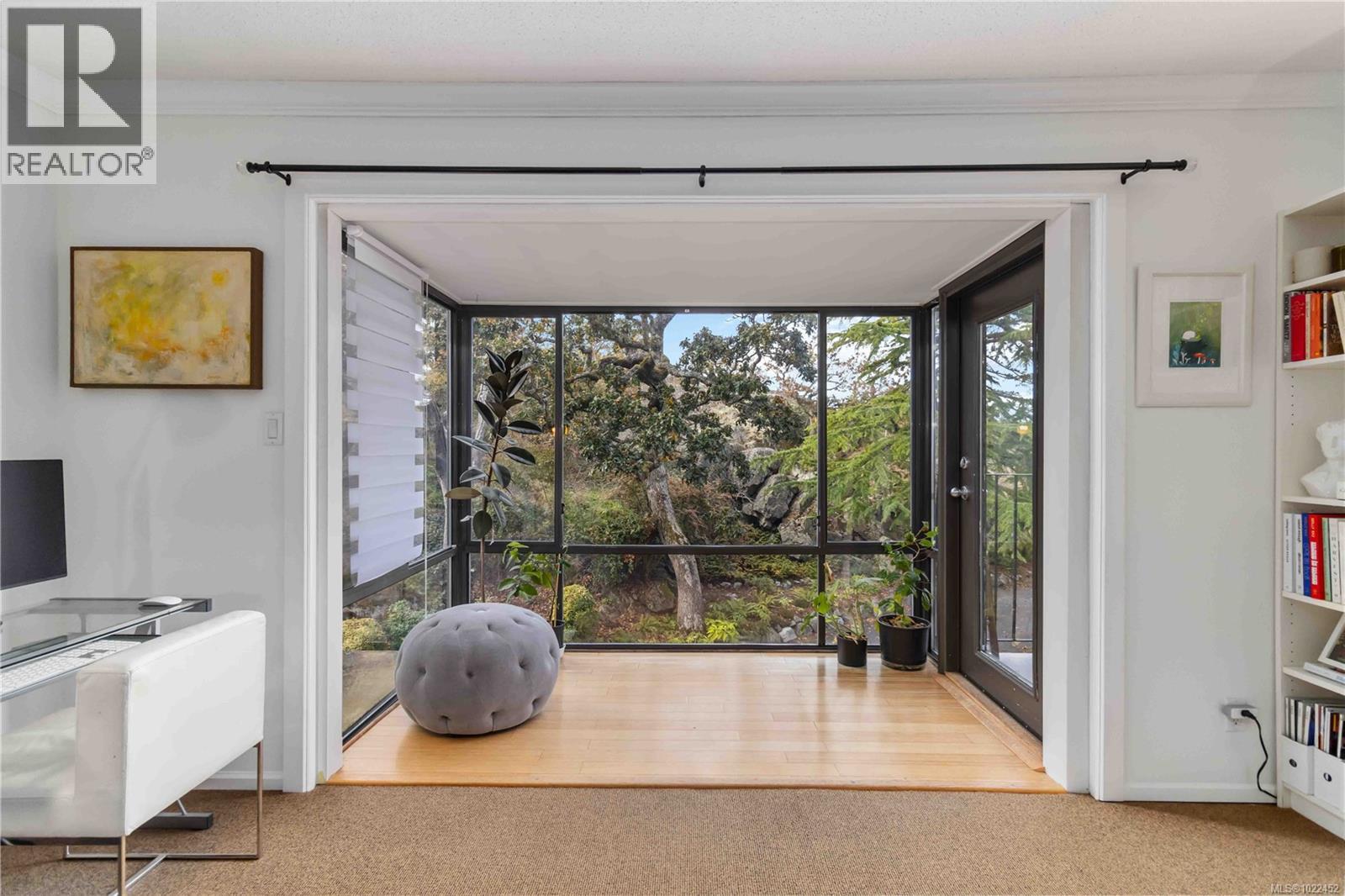 410 1433 Faircliff Lane, Victoria