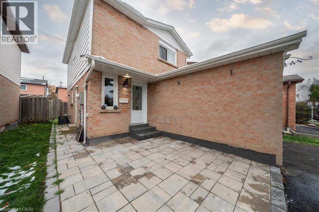 47 MARTINDALE Crescent - Photo 4 of 50, Brampton, Ontario