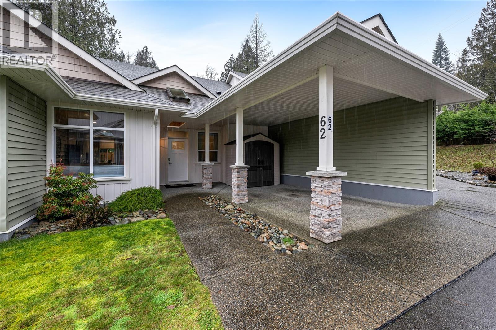 62 300 Grosskleg Way, Lake Cowichan