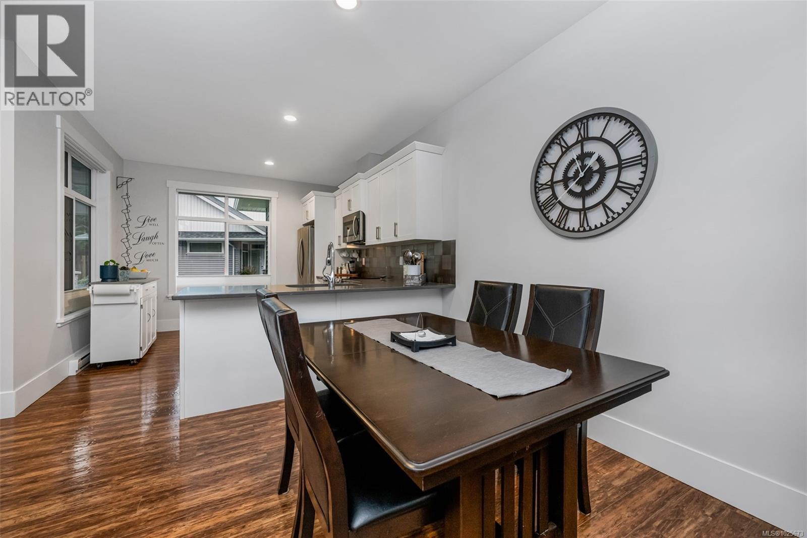 62 300 Grosskleg Way, Lake Cowichan