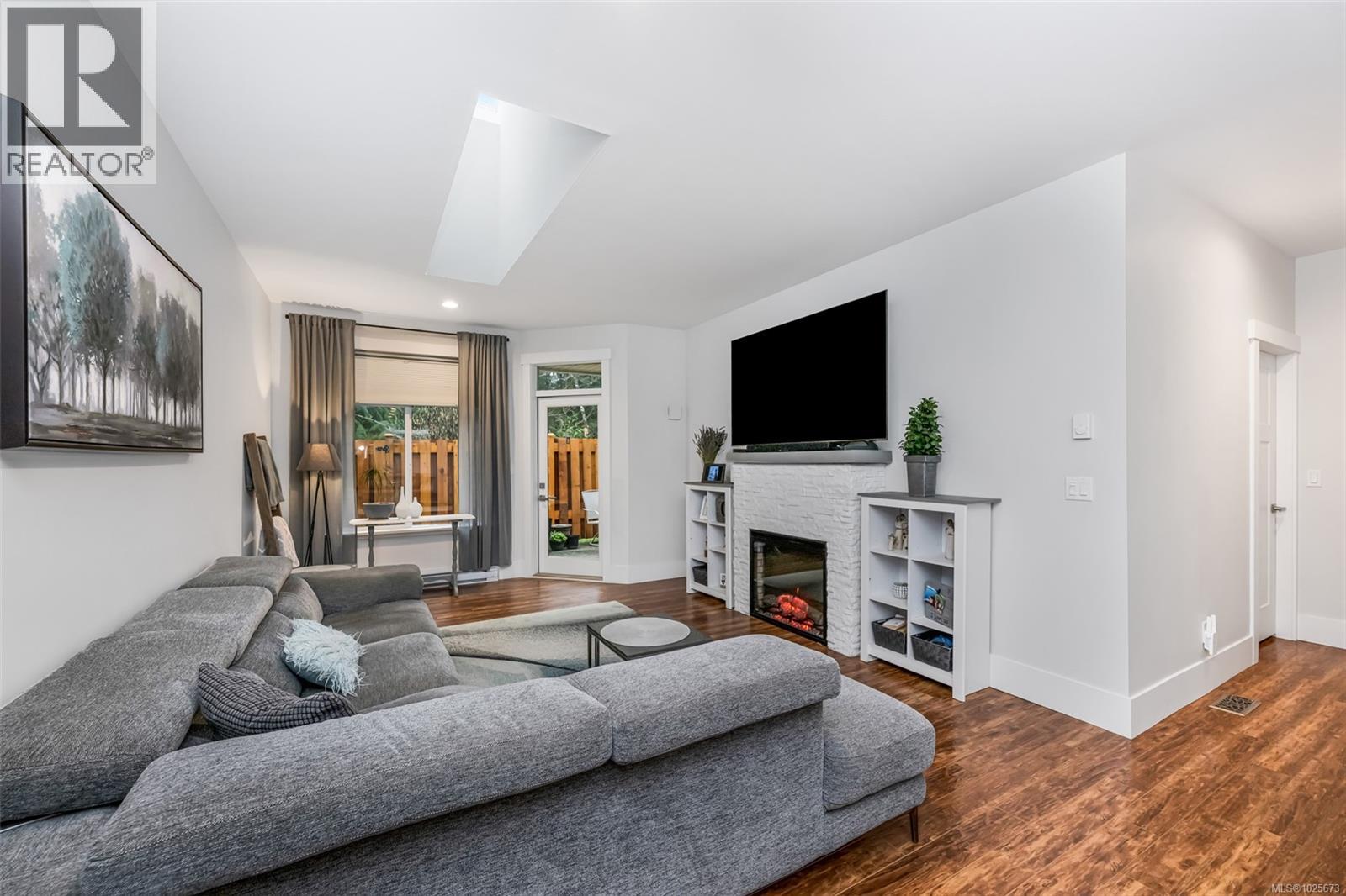 62 300 Grosskleg Way, Lake Cowichan