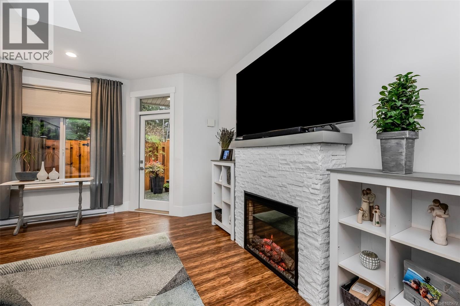 62 300 Grosskleg Way, Lake Cowichan