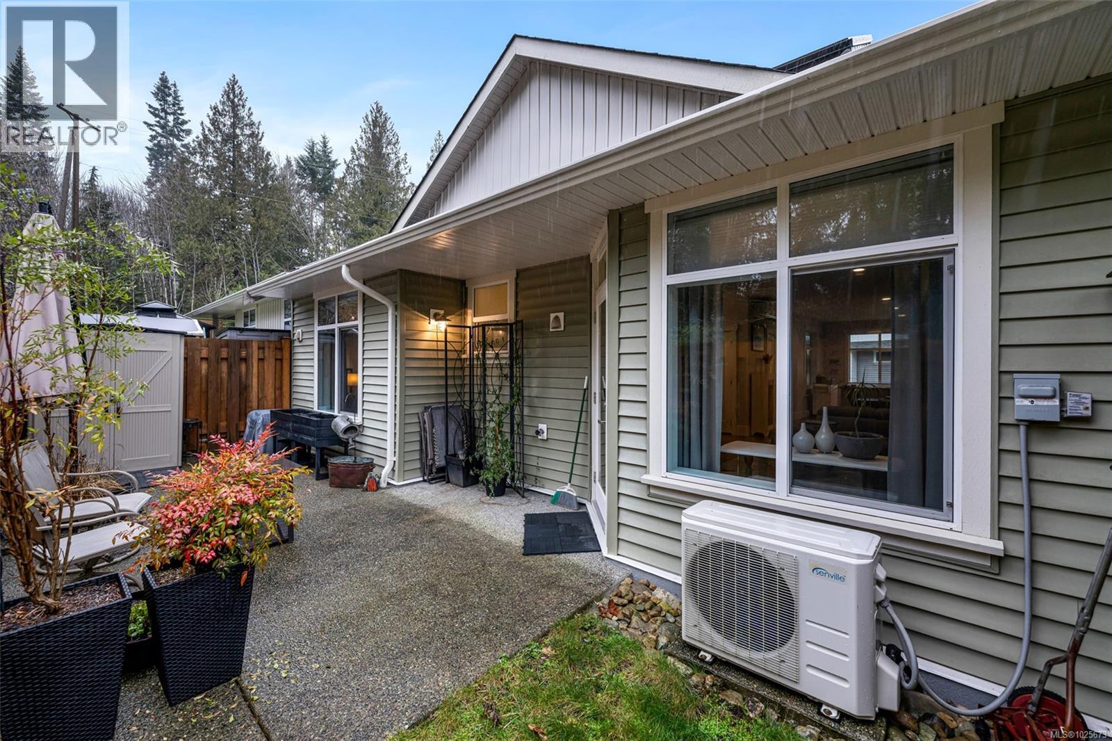 62 300 Grosskleg Way, Lake Cowichan