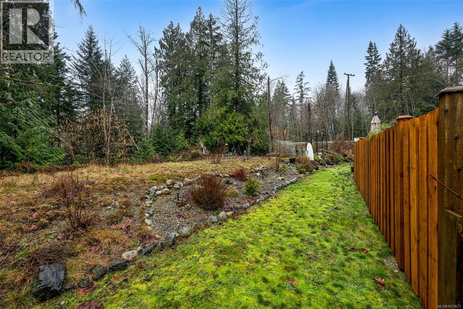 62 300 Grosskleg Way, Lake Cowichan