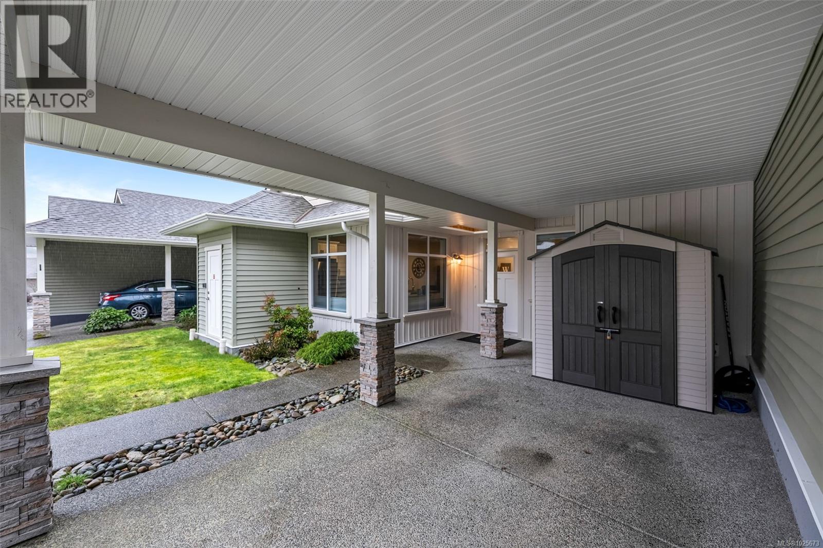 62 300 Grosskleg Way, Lake Cowichan