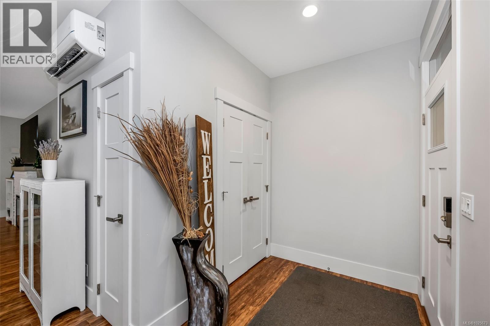 62 300 Grosskleg Way, Lake Cowichan