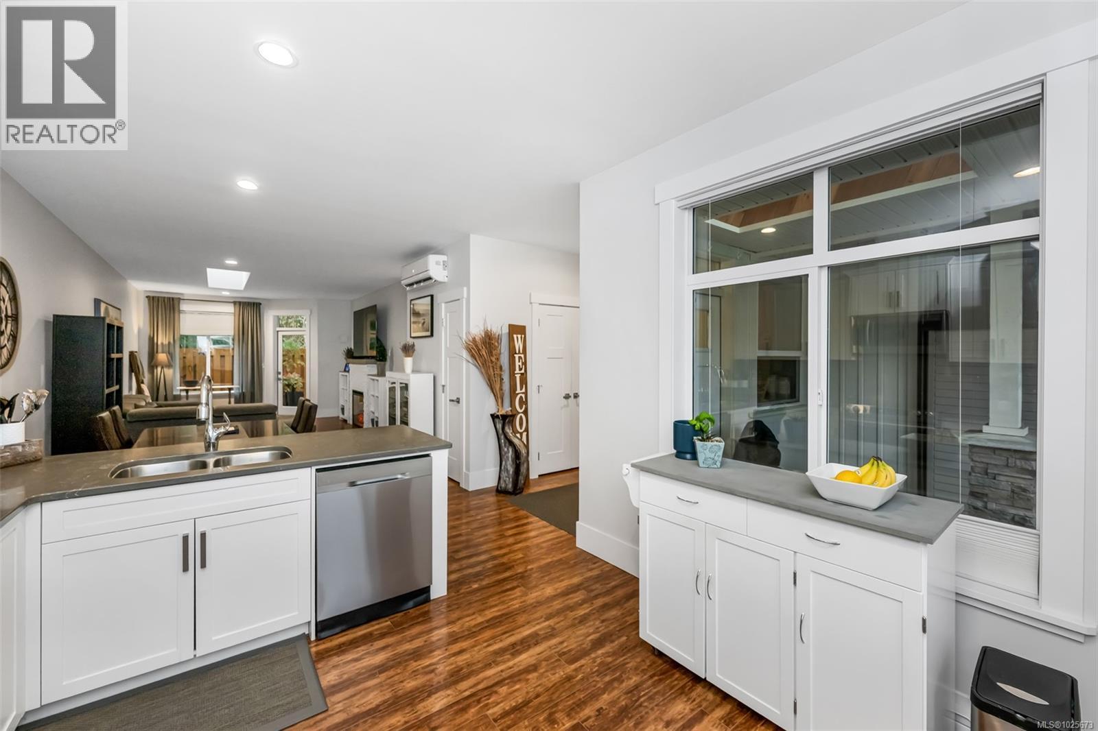 62 300 Grosskleg Way, Lake Cowichan