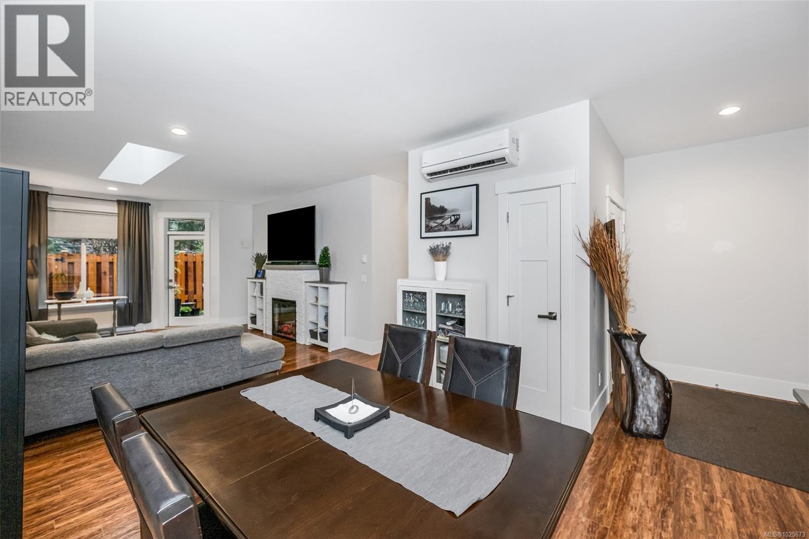 62 300 Grosskleg Way, Lake Cowichan