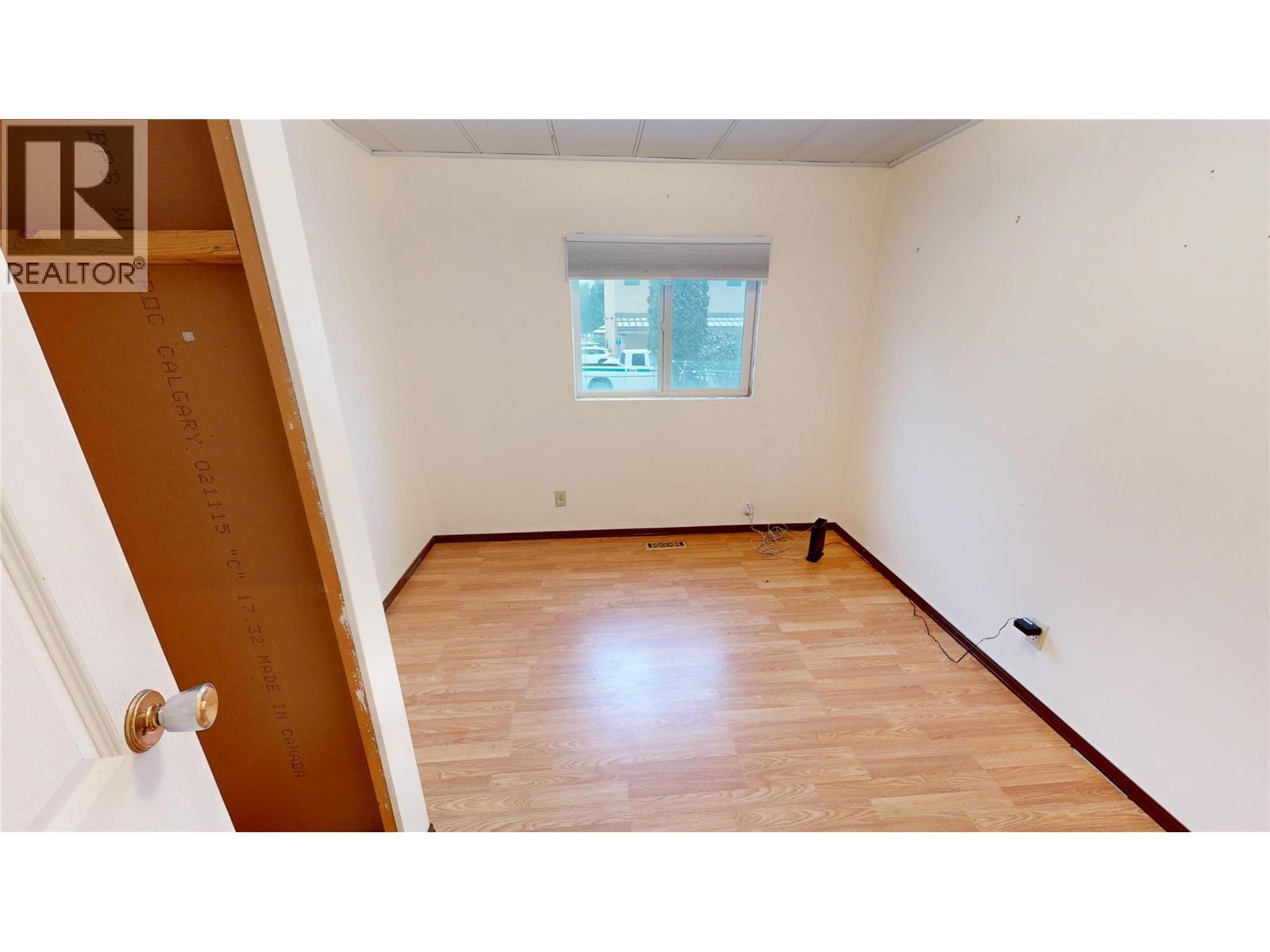 7516 Columbia Avenue, Radium Hot Springs