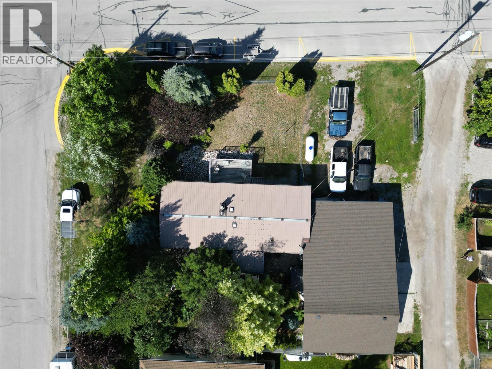 7516 Columbia Avenue, Radium Hot Springs