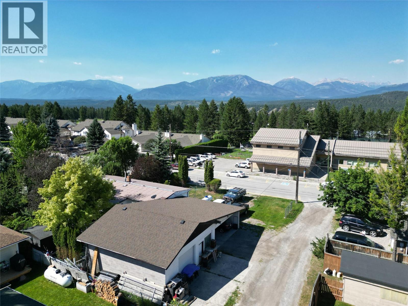 7516 Columbia Avenue, Radium Hot Springs