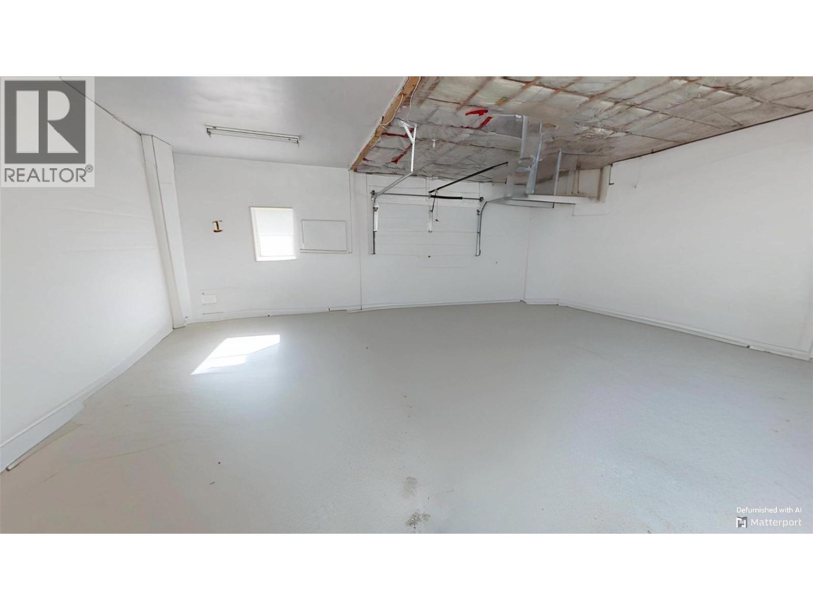 7516 Columbia Avenue, Radium Hot Springs