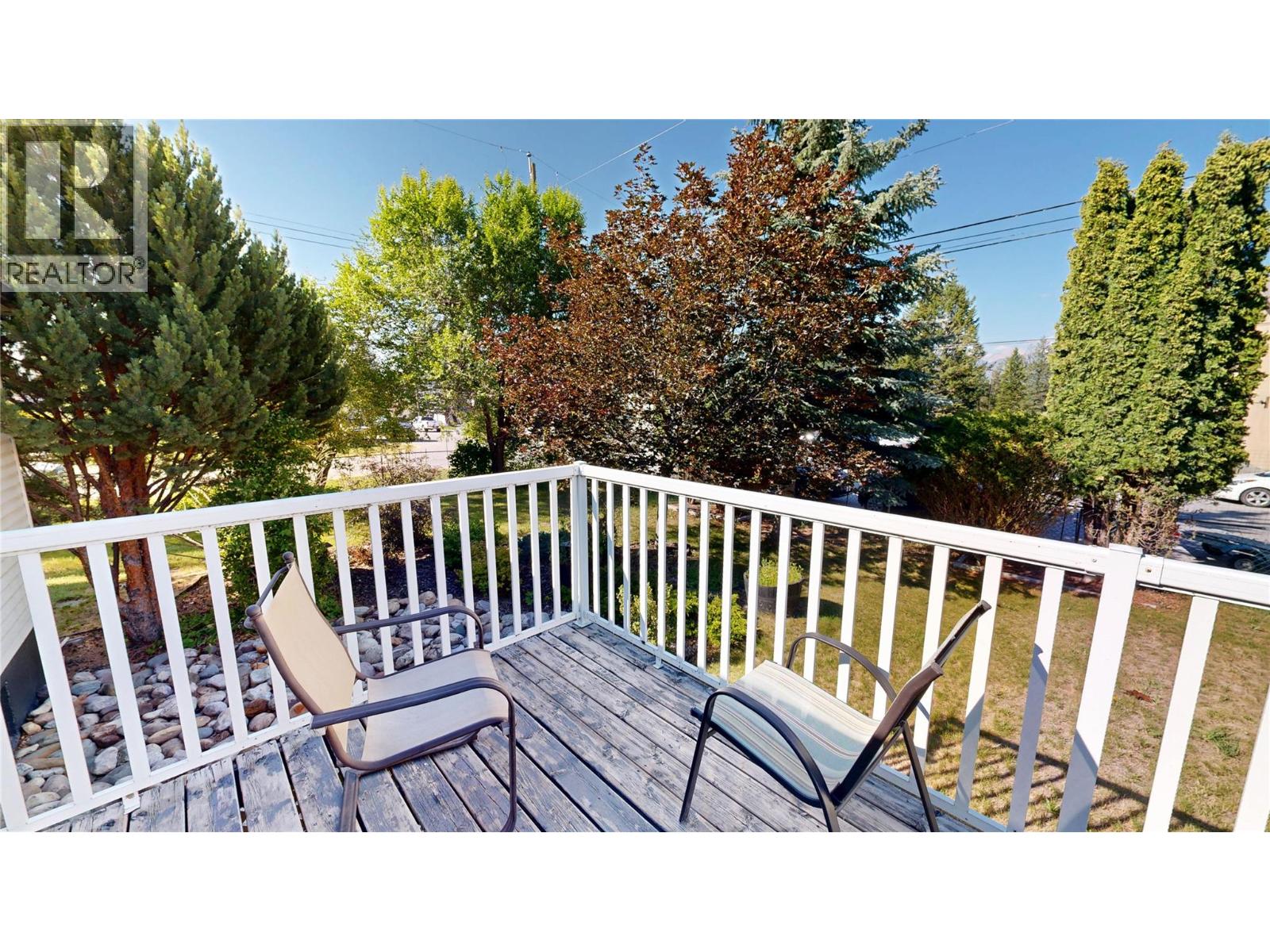 7516 Columbia Avenue, Radium Hot Springs