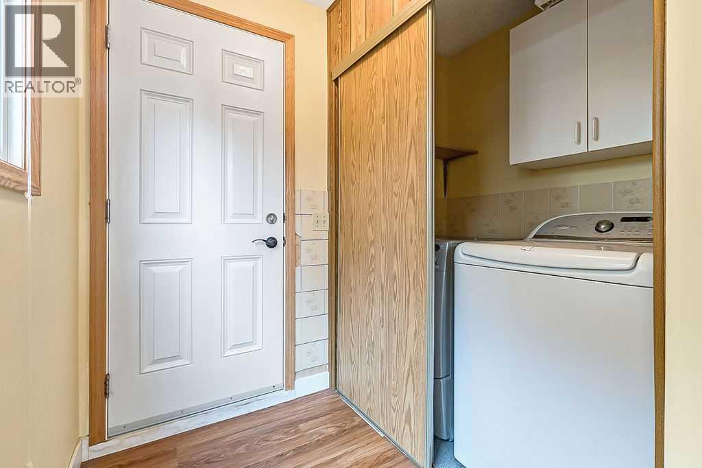 Single Family House Bi-level for Sale in   Avenue NE Pineridge Calgary 