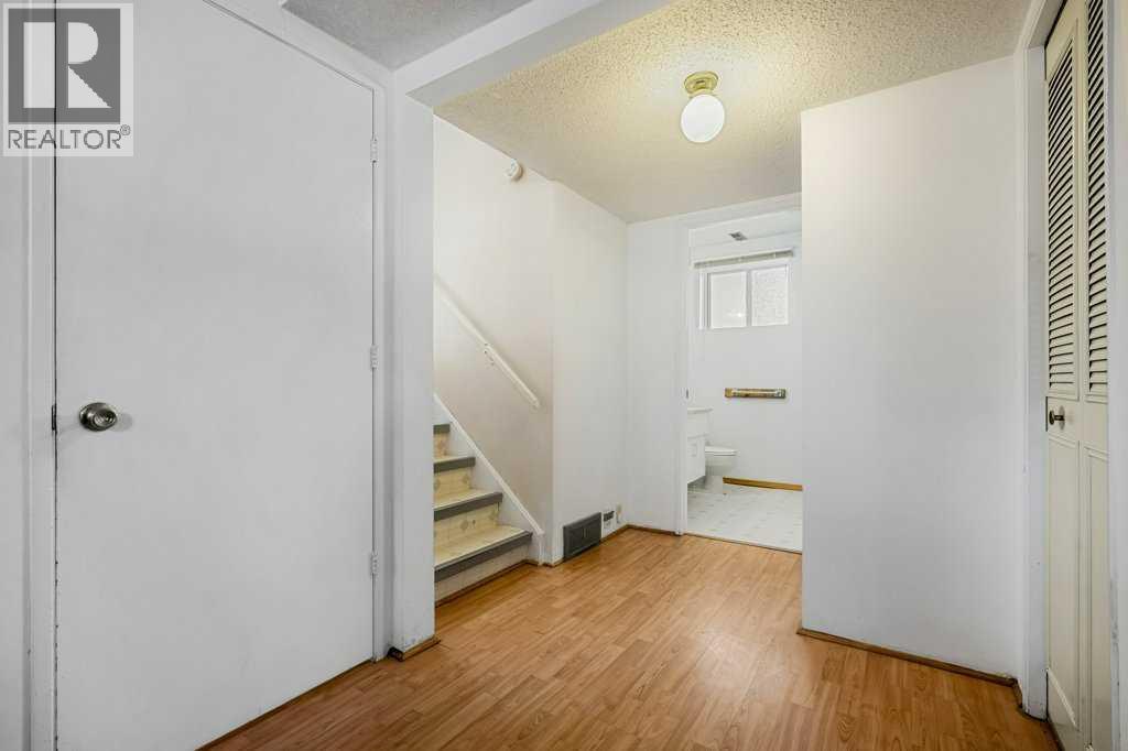 Single Family House 4 Level for Sale in  Dalcastle Crescent NW Dalhousie Calgary 