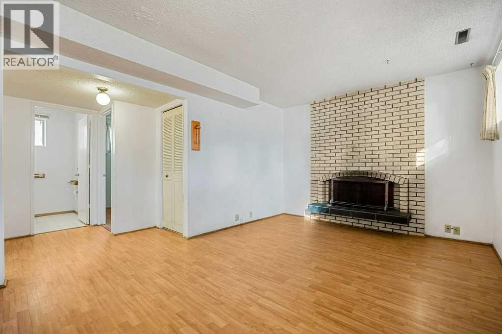 Single Family House 4 Level for Sale in  Dalcastle Crescent NW Dalhousie Calgary 