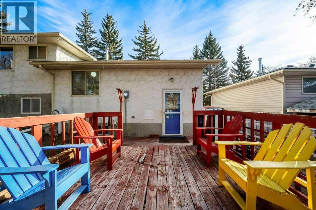 Single Family House 4 Level for Sale in  Dalcastle Crescent NW Dalhousie Calgary 