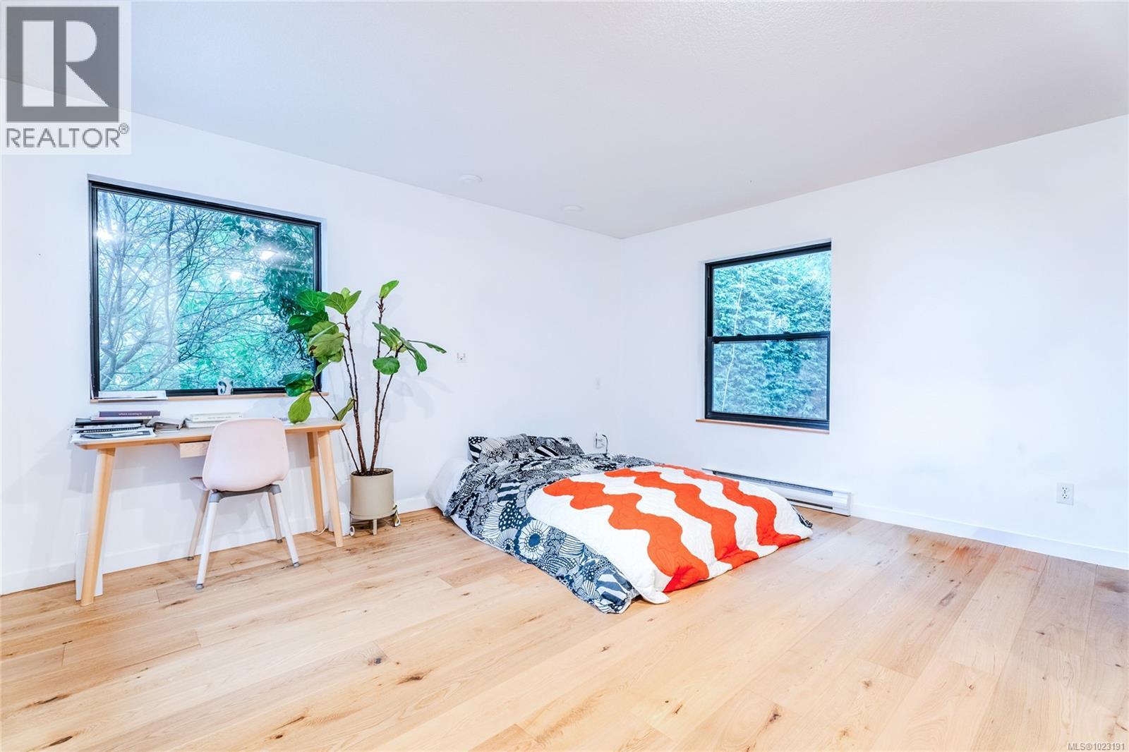 3271 Dolphin Dr, Nanoose Bay