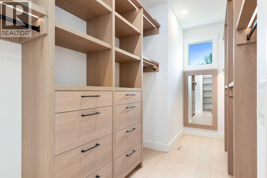 Single Family House for Sale in  Broadview Road NW Hillhurst Calgary 