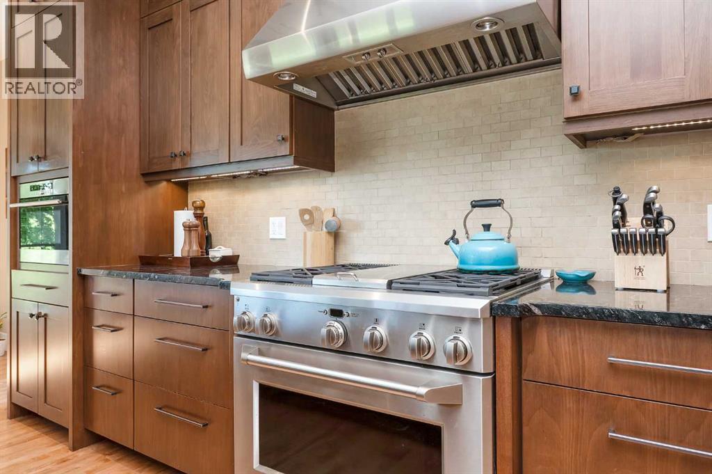 Single Family House for Sale in   Avenue NW Mount Pleasant Calgary 