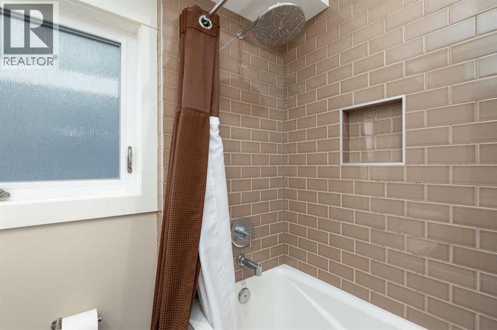 Single Family House for Sale in   Avenue NW Mount Pleasant Calgary 