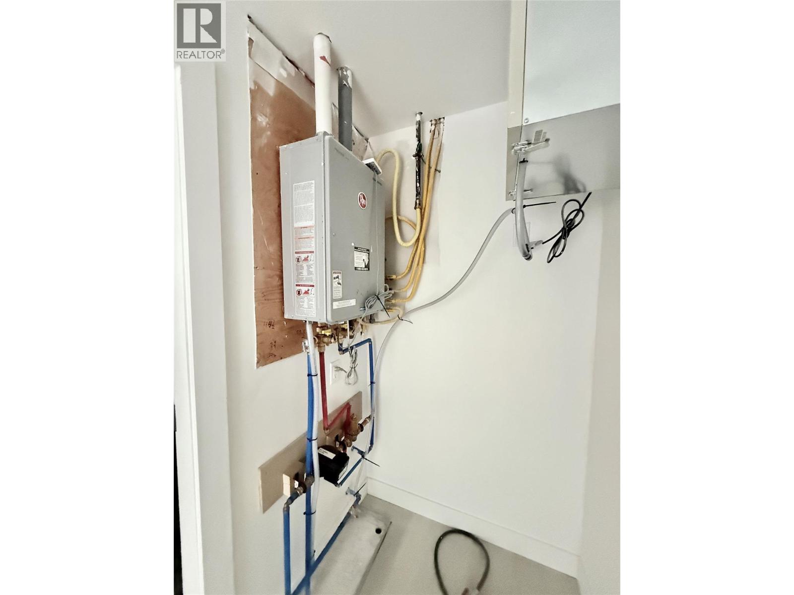 937 SPILLWAY Road Unit# 204, Oliver