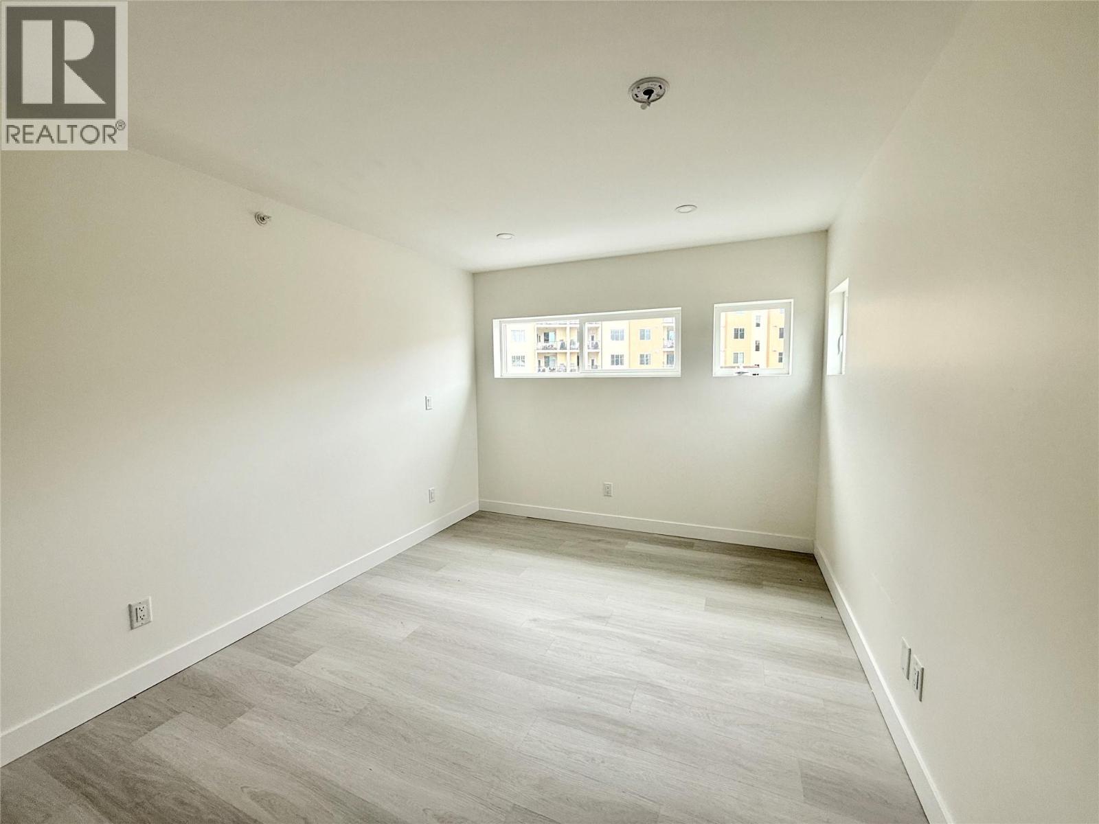 937 SPILLWAY Road Unit# 204, Oliver