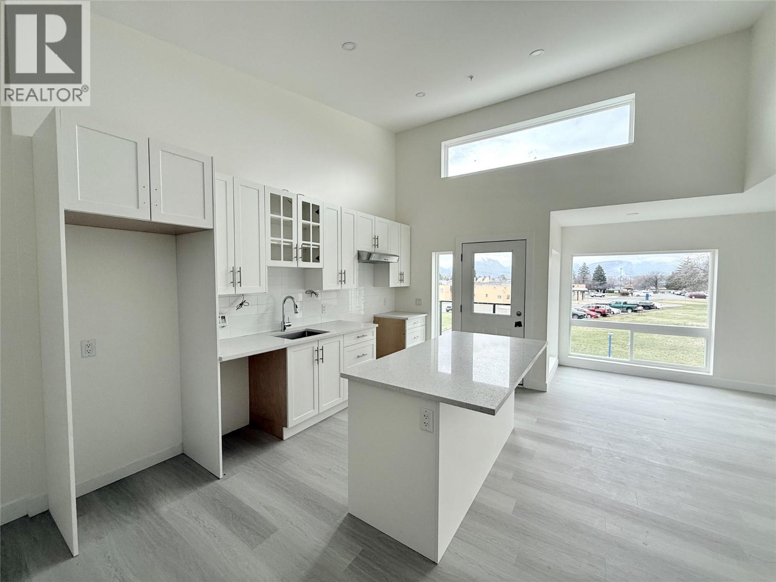 937 SPILLWAY Road Unit# 204, Oliver