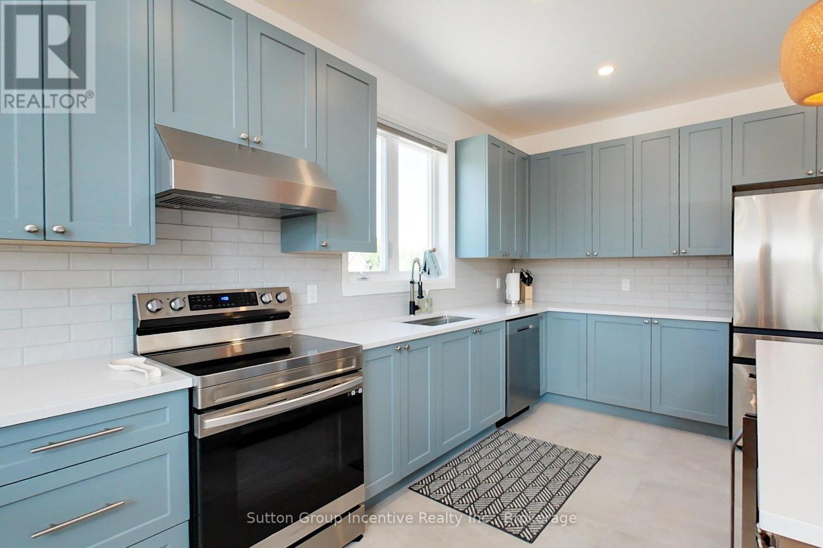 #A15 130 ARLBERG CRESCENT - 7