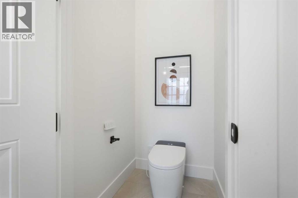 Single Family House for Sale in  Lissington Drive SW North Glenmore Park Calgary 