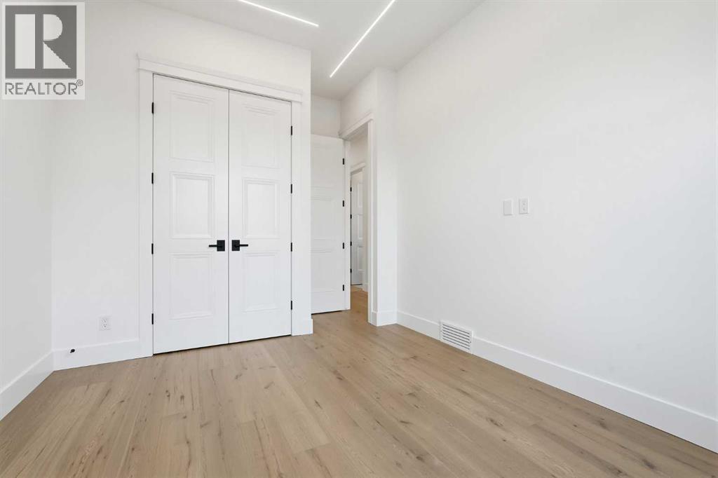 Single Family House for Sale in  Lissington Drive SW North Glenmore Park Calgary 