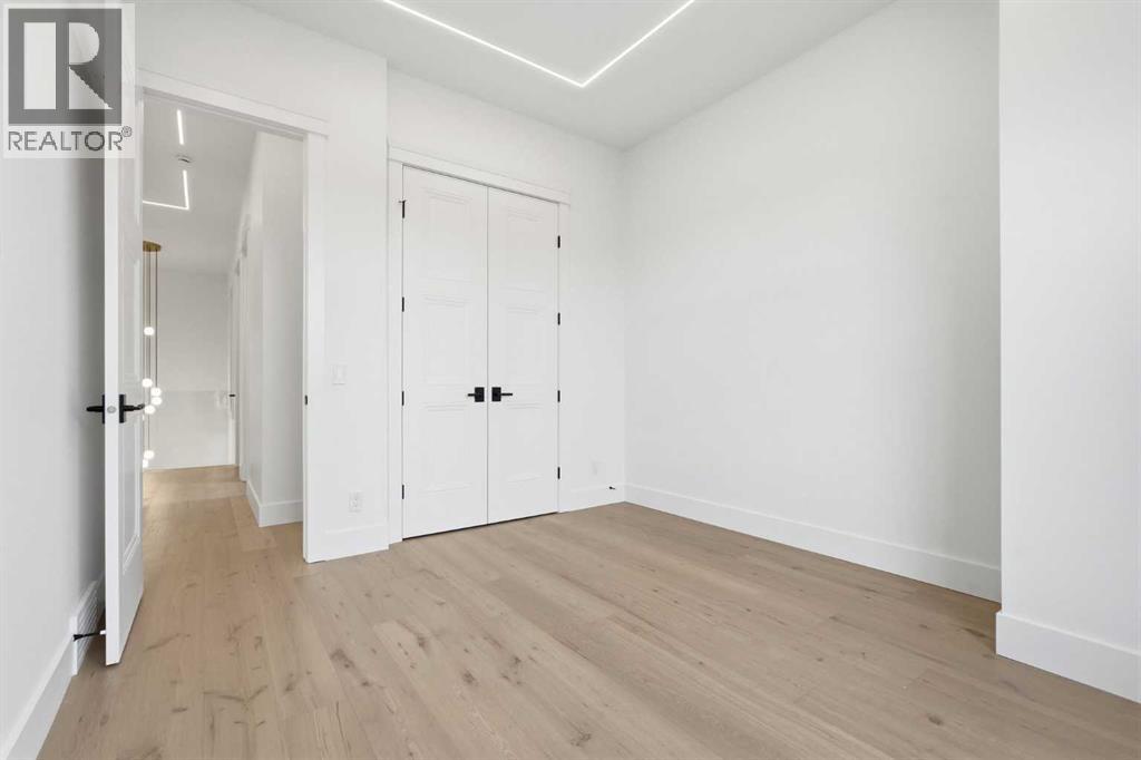 Single Family House for Sale in  Lissington Drive SW North Glenmore Park Calgary 