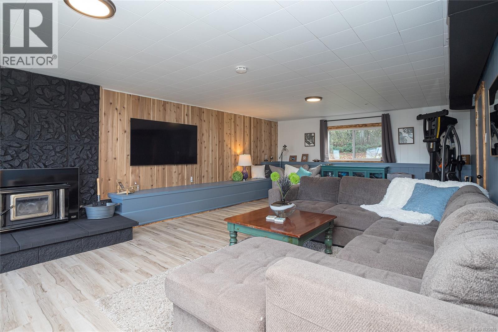 1743 Maple Bay Rd, Duncan