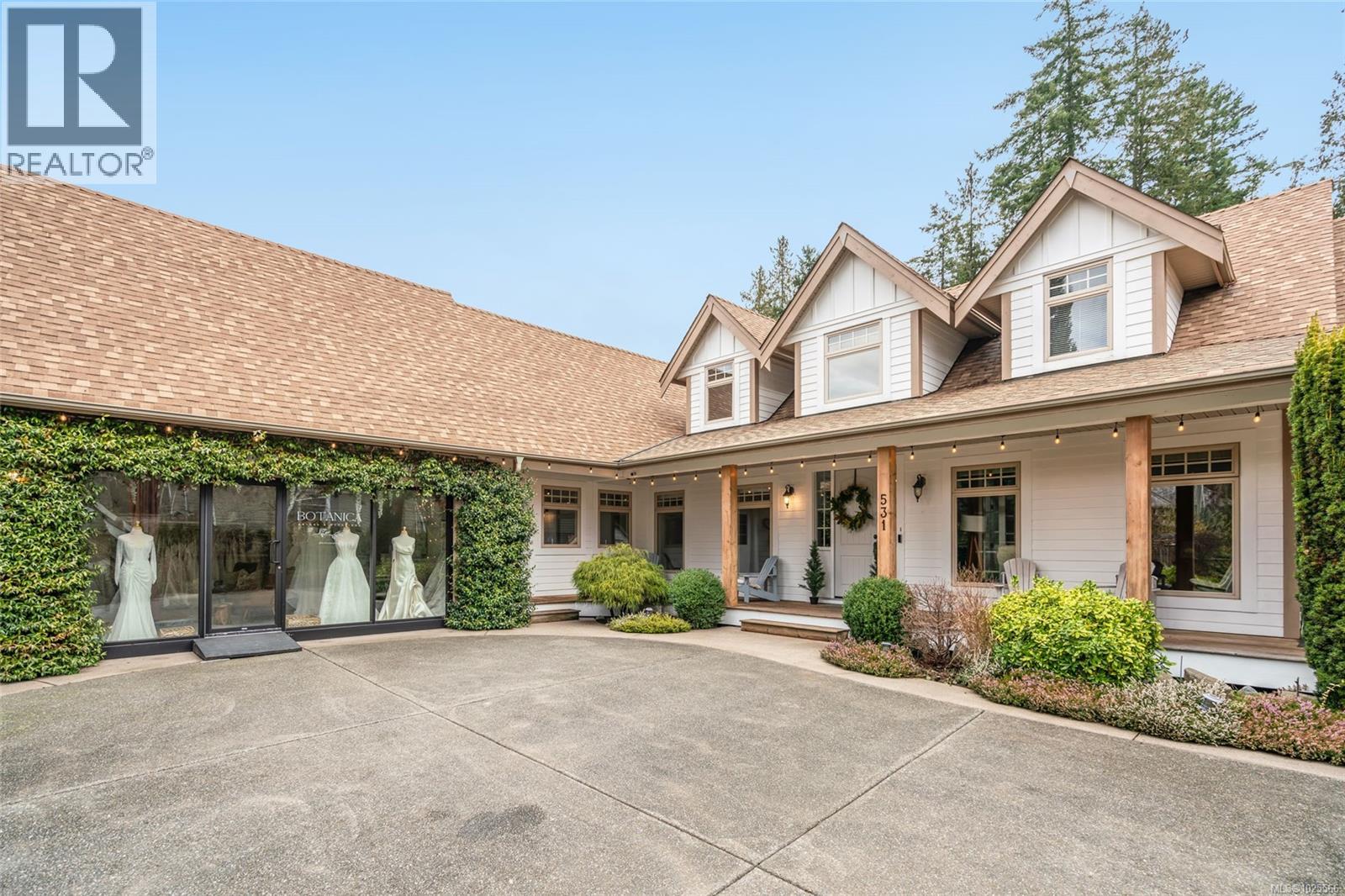 531 Yambury Rd, Qualicum Beach